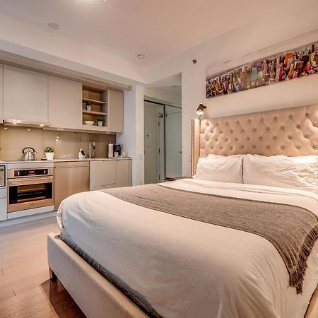 Modern Suite On Peter St - City View Toronto Exterior photo