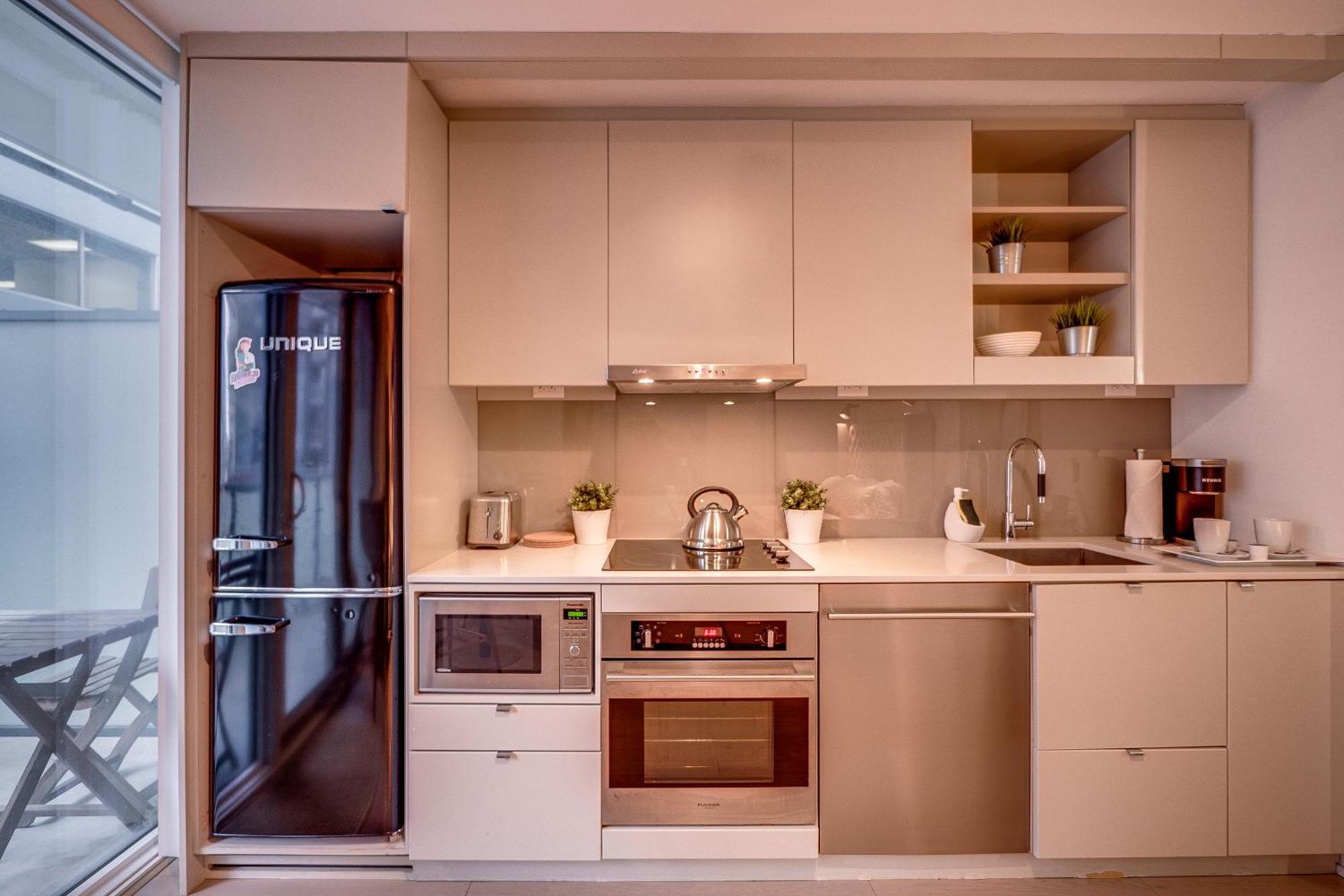 Modern Suite On Peter St - City View Toronto Exterior photo
