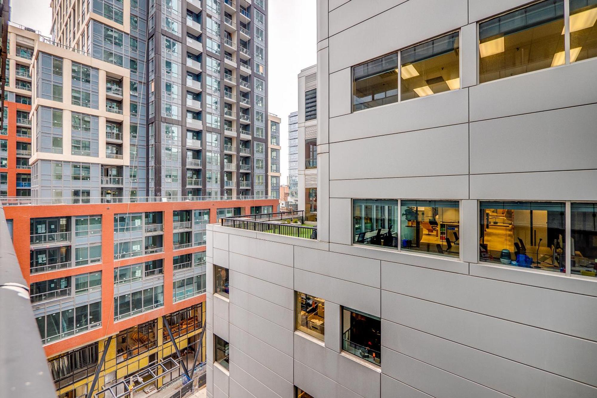 Modern Suite On Peter St - City View Toronto Exterior photo